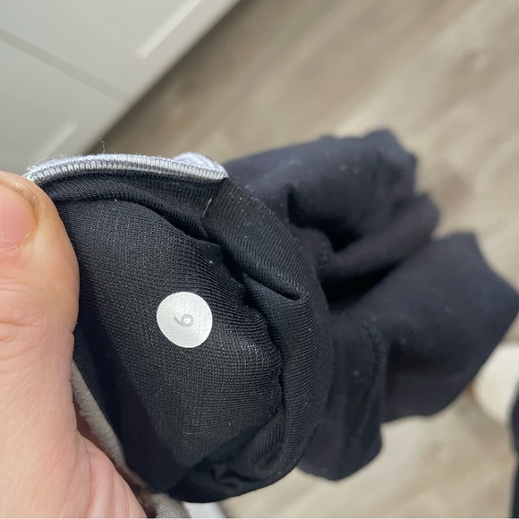 Lululemon wunderunder crop low rise vintage size 6 - Picture 2 of 4